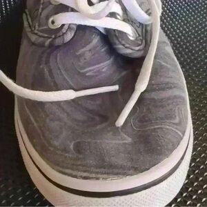 NWOT Vans Off The Wall Women's Canvas Sneakers Size 8